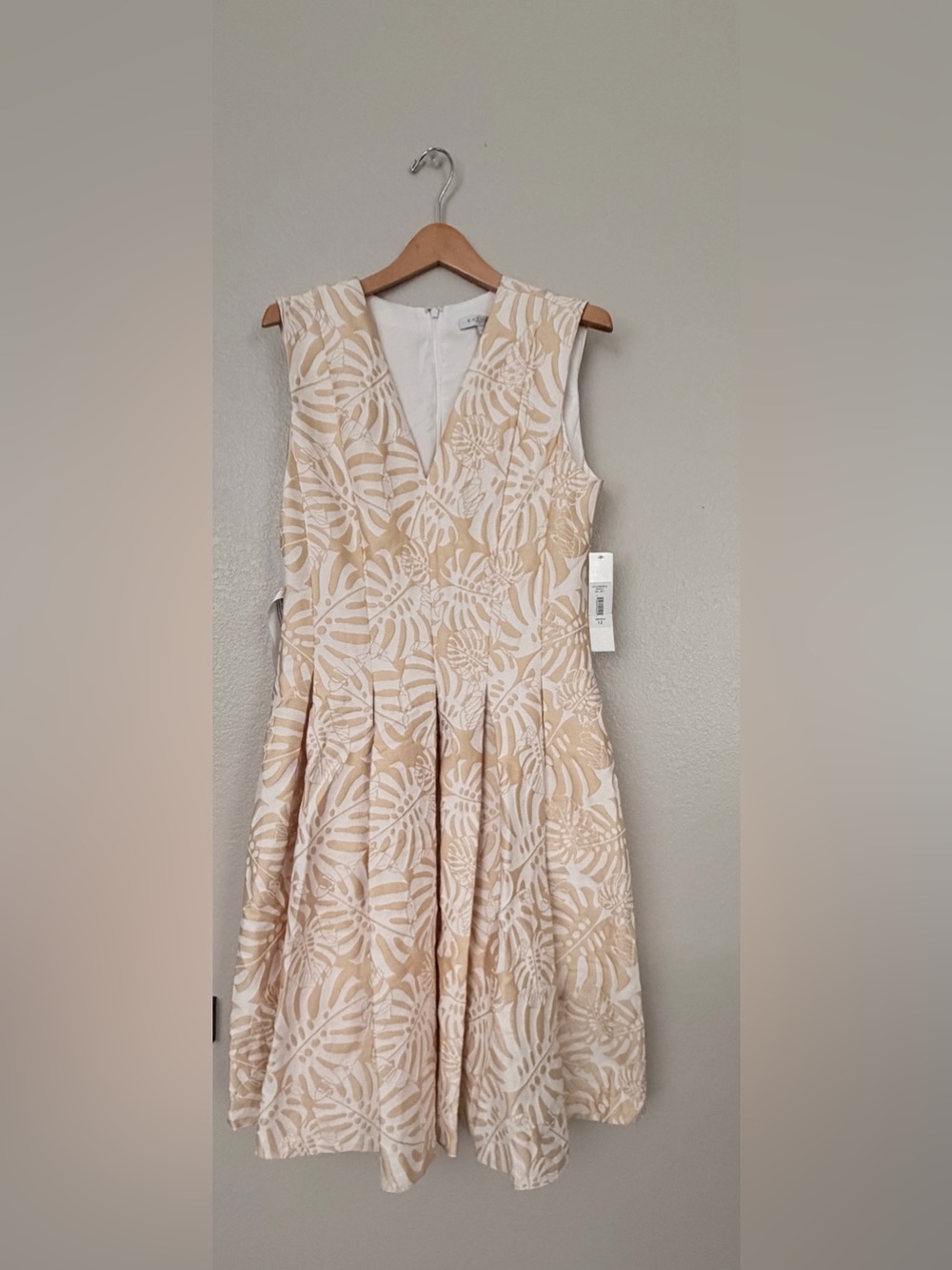 Kay Unger Cream & Beige Floral Jacquard Party Dress